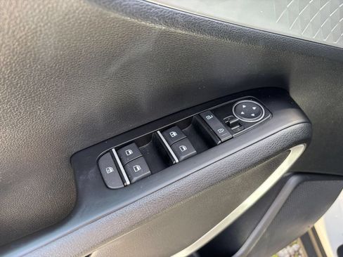 Used 2025 Kia Soul LX w/ LX Technology Package FWD image 20