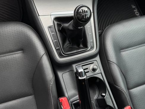 Used 2015 Volkswagen Golf S FWD image 19