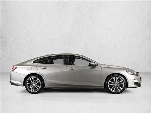 Used 2022 Chevrolet Malibu LT image 4