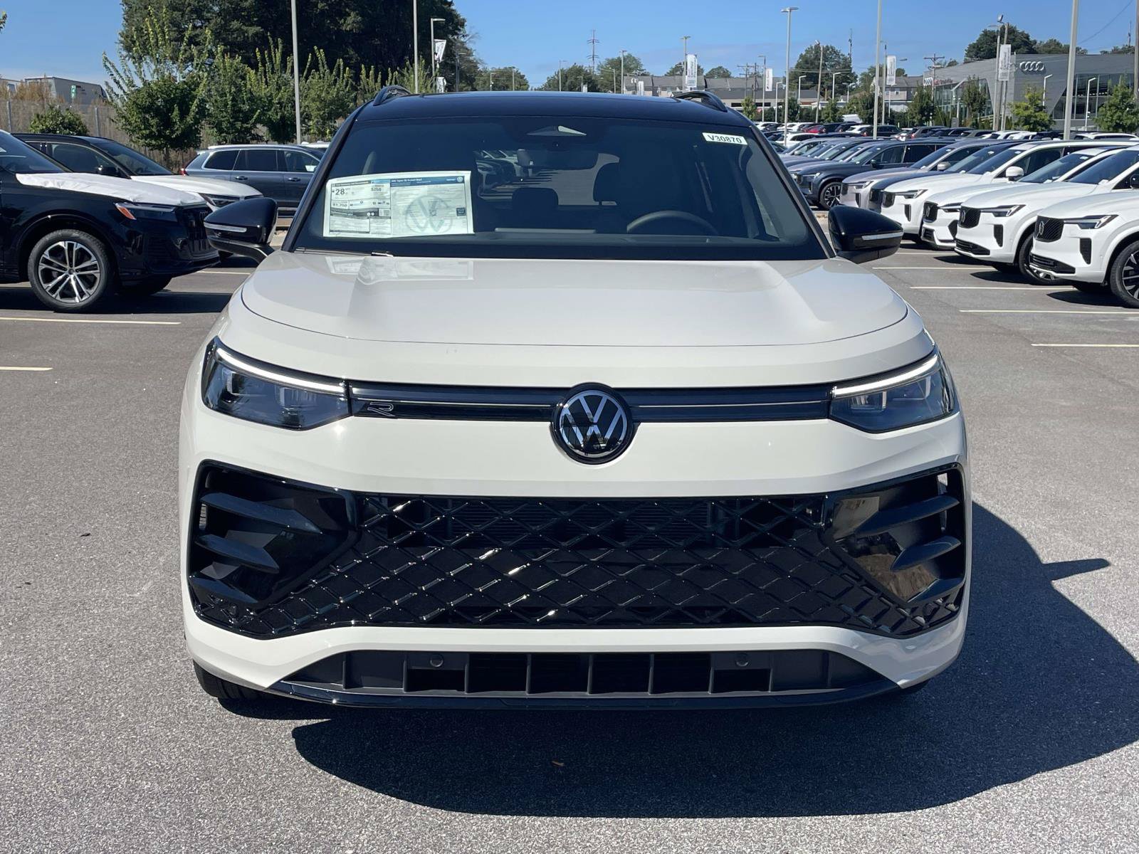 New 2026 Volkswagen Tiguan SE R-Line FWD image 2