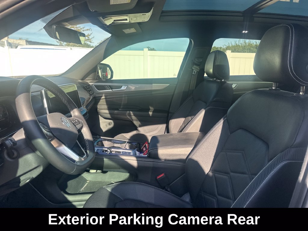Used 2024 Volkswagen Atlas Cross Sport SE w/ Panoramic Sunroof Package FWD image 12