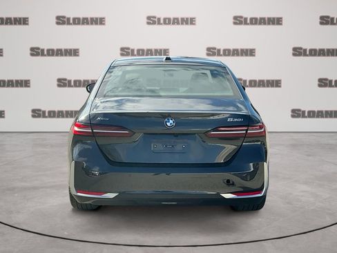 New 2026 BMW 530i xDrive w/ Premium Package image 4
