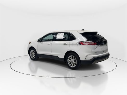 Used 2024 Ford Edge SEL image 6