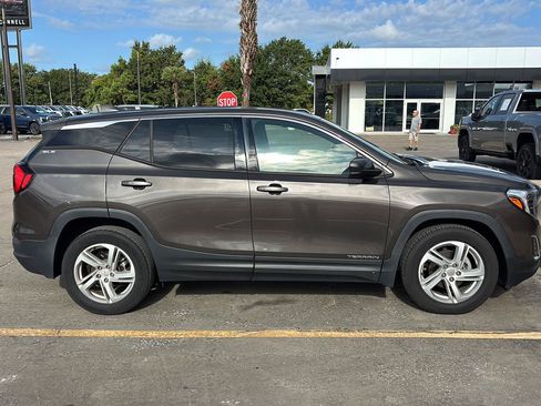 Used 2019 GMC Terrain SLE FWD image 8