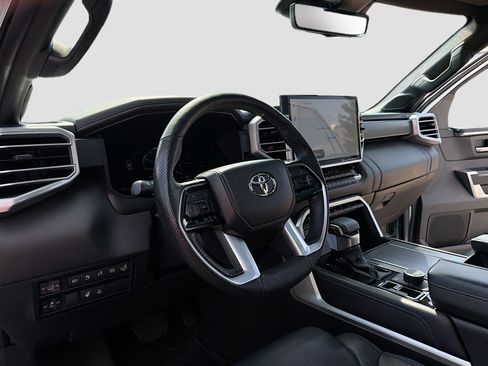 Used 2023 Toyota Sequoia Platinum AWD/4WD image 4