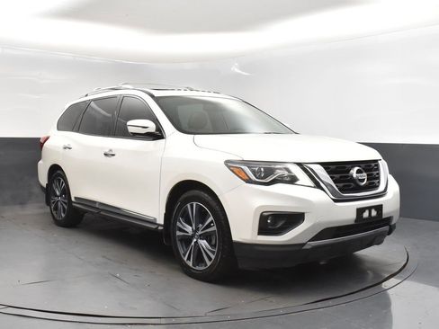 Used 2019 Nissan Pathfinder Platinum image 9