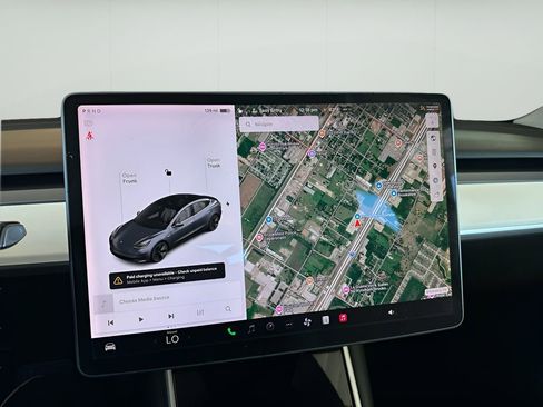 Used 2020 Tesla Model 3 Standard Range image 19