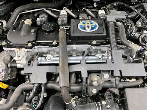 Used 2021 Toyota Corolla LE FWD image 31