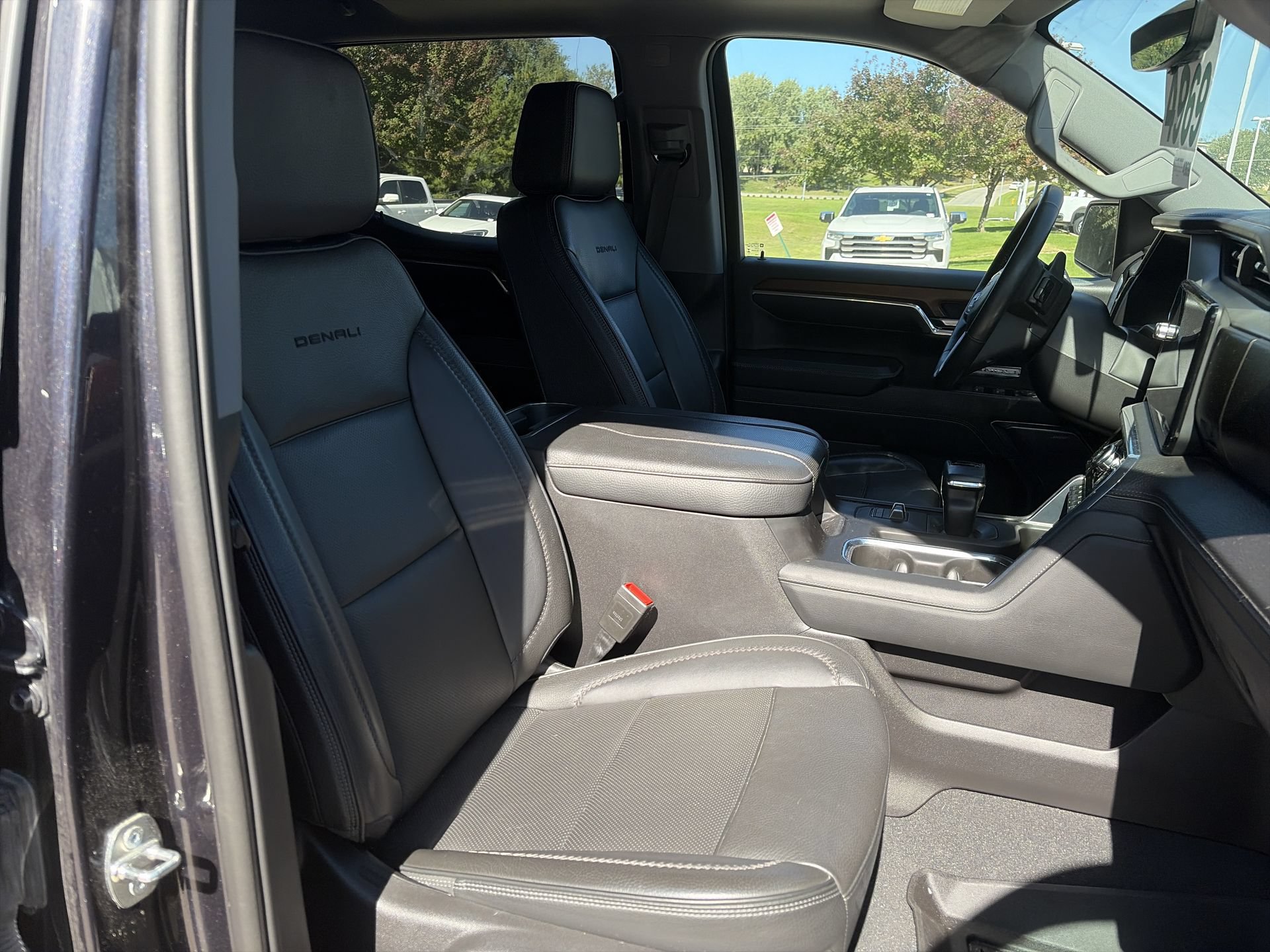 Used 2023 GMC Sierra 1500 Denali w/ Denali Reserve Package AWD/4WD image 30
