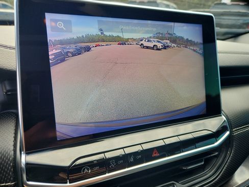 Used 2023 Jeep Compass Altitude w/ Sun and Sound Group image 32