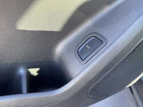 Used 2025 Chevrolet Traverse Z71 image 16