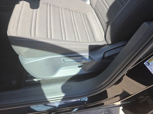 Certified 2022 Volkswagen Tiguan S image 14