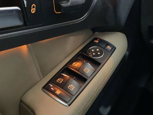 Used 2013 Mercedes-Benz E 350 Sedan image 9