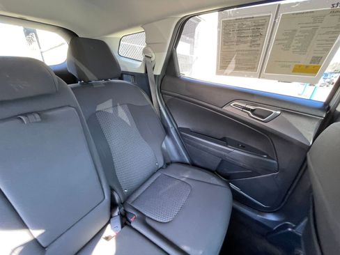 Used 2025 Kia Sportage LX image 41