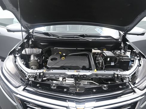 Used 2024 Chevrolet Equinox Premier AWD/4WD image 12