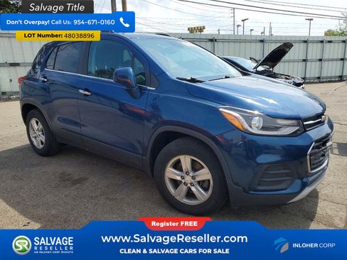 Used 2019 Chevrolet Trax LT w/ LT Convenience Package FWD image 5