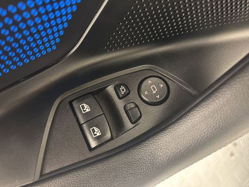 Used 2024 BMW 230i Coupe w/ Convenience Package image 12