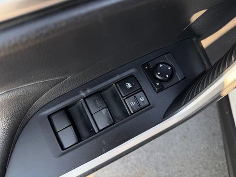 Used 2020 Toyota RAV4 XLE FWD image 16