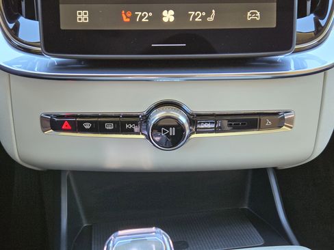 Used 2026 Volvo XC90 B6 Ultra image 28