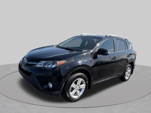 Used 2014 Toyota RAV4 XLE AWD/4WD image 4