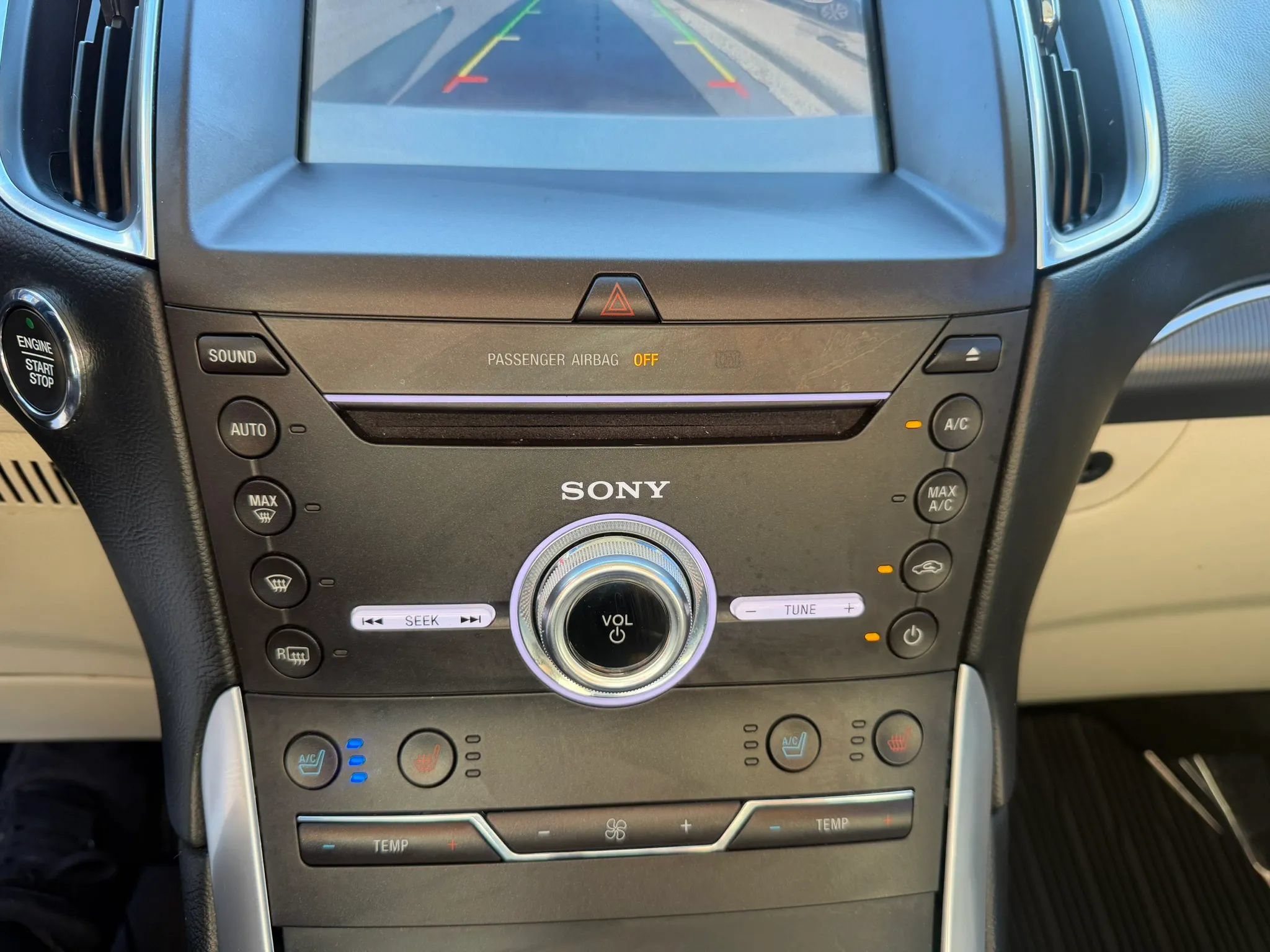 Used 2018 Ford Edge Titanium w/ Equipment Group 301A FWD image 23