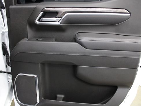 Used 2025 Chevrolet Silverado 1500 LTZ image 23