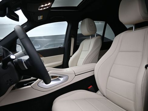 Used 2025 Mercedes-Benz GLE 350 4MATIC image 5