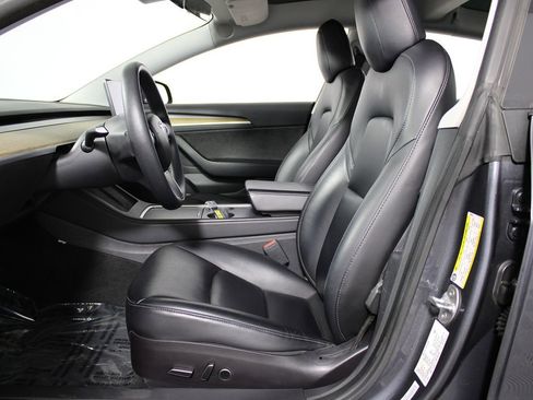 Used 2021 Tesla Model 3 Standard Range Plus image 8