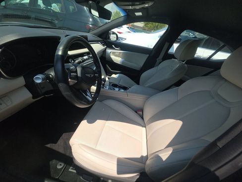 Used 2025 Genesis G70 2.5T RWD image 12