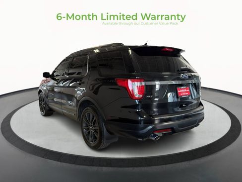 Used 2018 Ford Explorer XLT w/ Equipment Group 202A AWD/4WD image 5