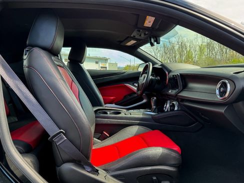 Used 2017 Chevrolet Camaro SS RWD image 11