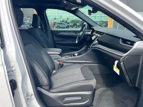 New 2025 Jeep Grand Cherokee Laredo X w/ Luxury Tech Group I image 22