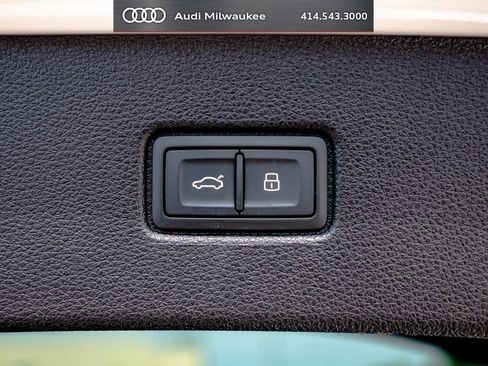 Used 2023 Audi Q7 2.0T Premium Plus w/ Premium Plus Package AWD/4WD image 50