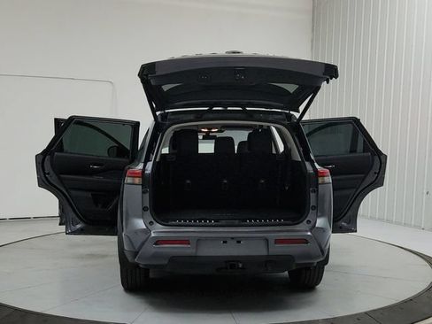 New 2026 Nissan Pathfinder SL w/ SL Premium Package FWD image 14