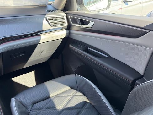 New 2026 Volkswagen Atlas Peak Edition image 25