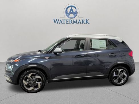 Used 2025 Hyundai Venue Limited FWD image 2
