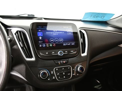 Used 2021 Chevrolet Malibu LT FWD image 25