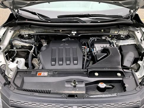 Used 2023 Mitsubishi Eclipse Cross SE image 29