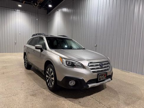 Used 2017 Subaru Outback 2.5i Limited AWD/4WD image 4