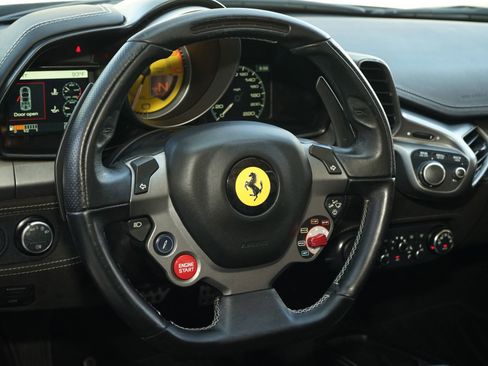 Used 2013 Ferrari 458 Spider RWD image 13