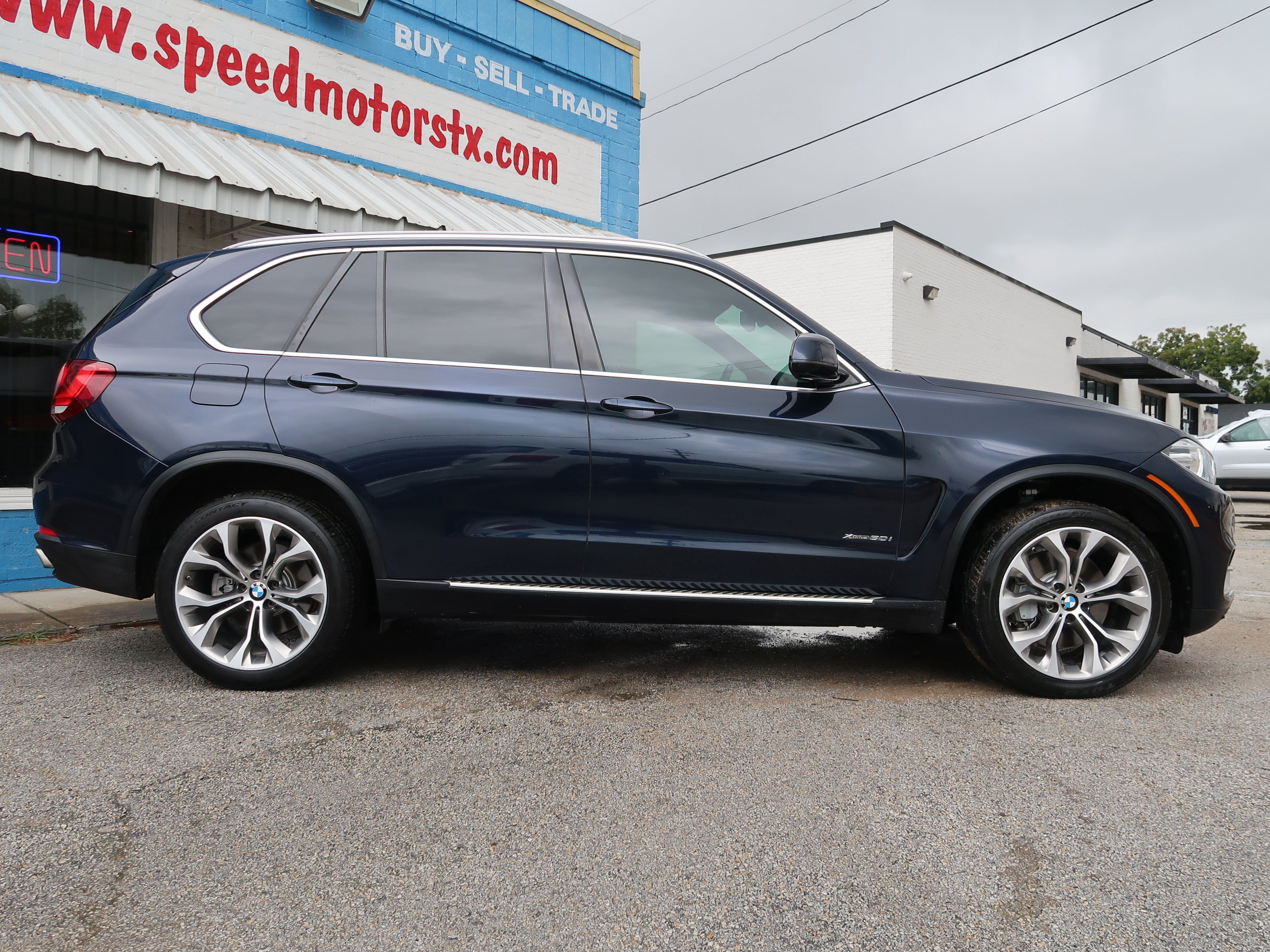 Used 2017 BMW X5 xDrive50i AWD/4WD image 4