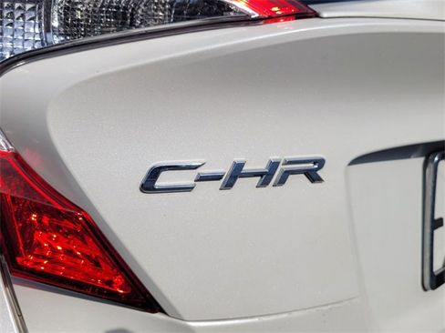 Used 2020 Toyota C-HR LE image 4