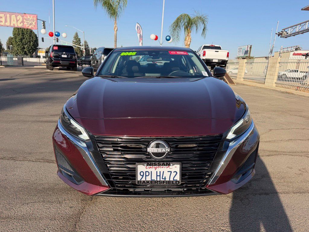 Certified 2025 Nissan Altima 2.5 SV FWD image 2