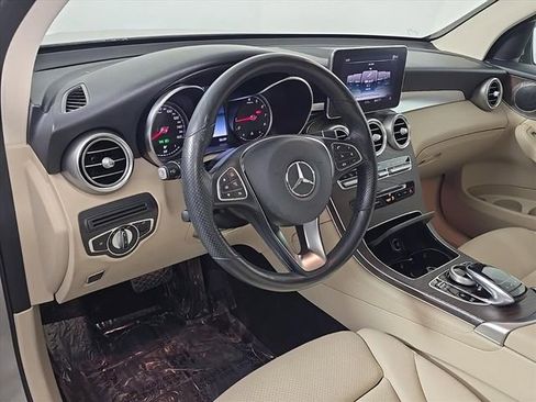 Used 2019 Mercedes-Benz GLC 300 GLC 300 image 4