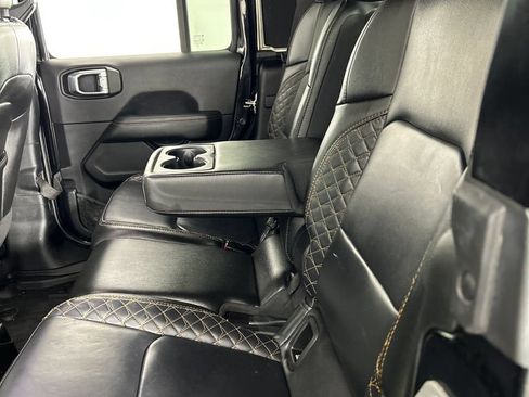 Used 2021 Jeep Gladiator Overland AWD/4WD image 18