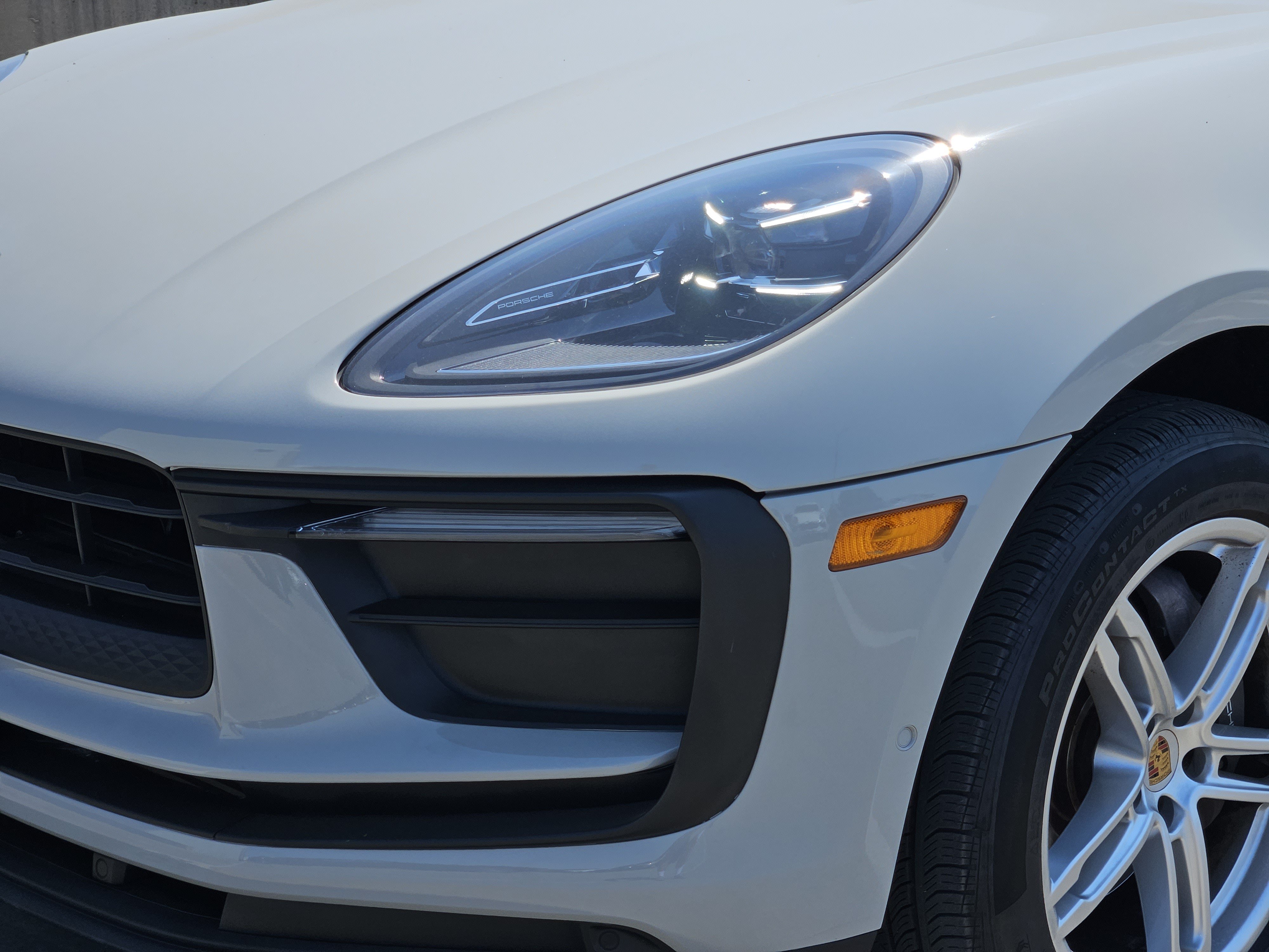 Certified 2023 Porsche Macan AWD/4WD image 12