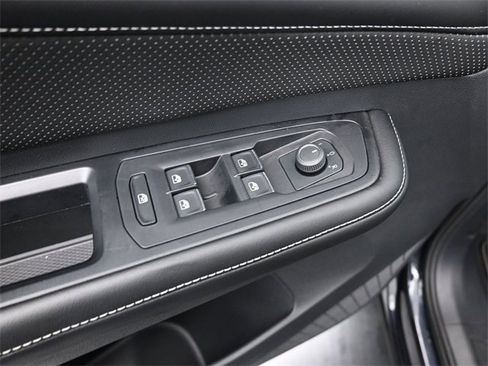 Certified 2024 Volkswagen Atlas Cross Sport SE w/ Adventure Package image 13