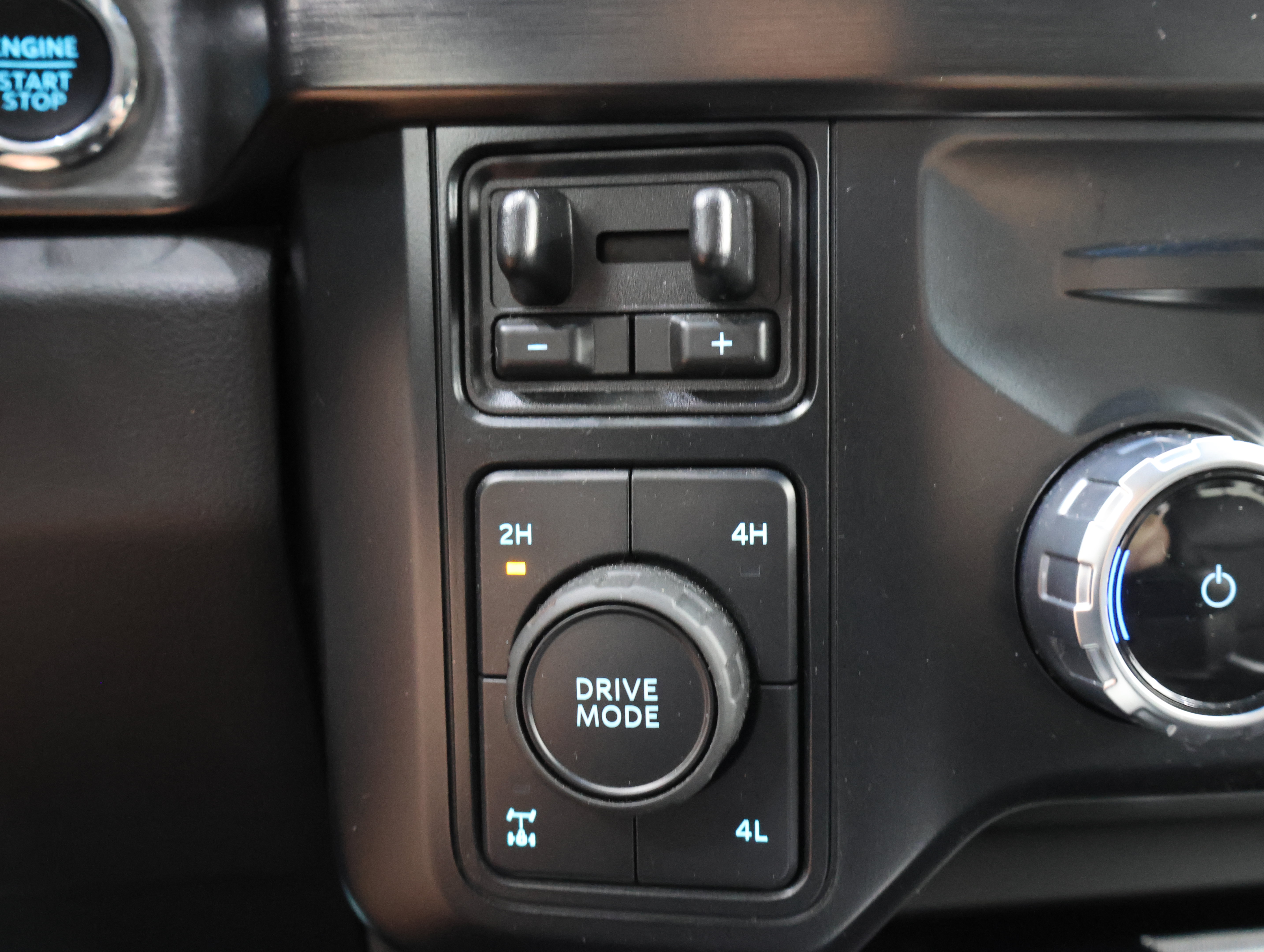 Used 2023 Ford F350 Lariat w/ Sport Appearance Package AWD/4WD image 52