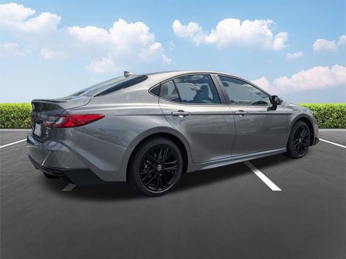 New 2026 Toyota Camry SE w/ Convenience Package FWD image 4