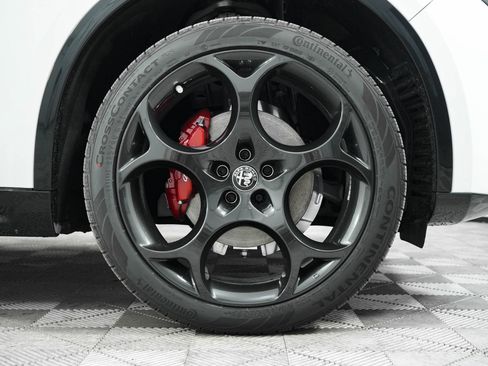 New 2025 Alfa Romeo Stelvio Sprint AWD/4WD image 9